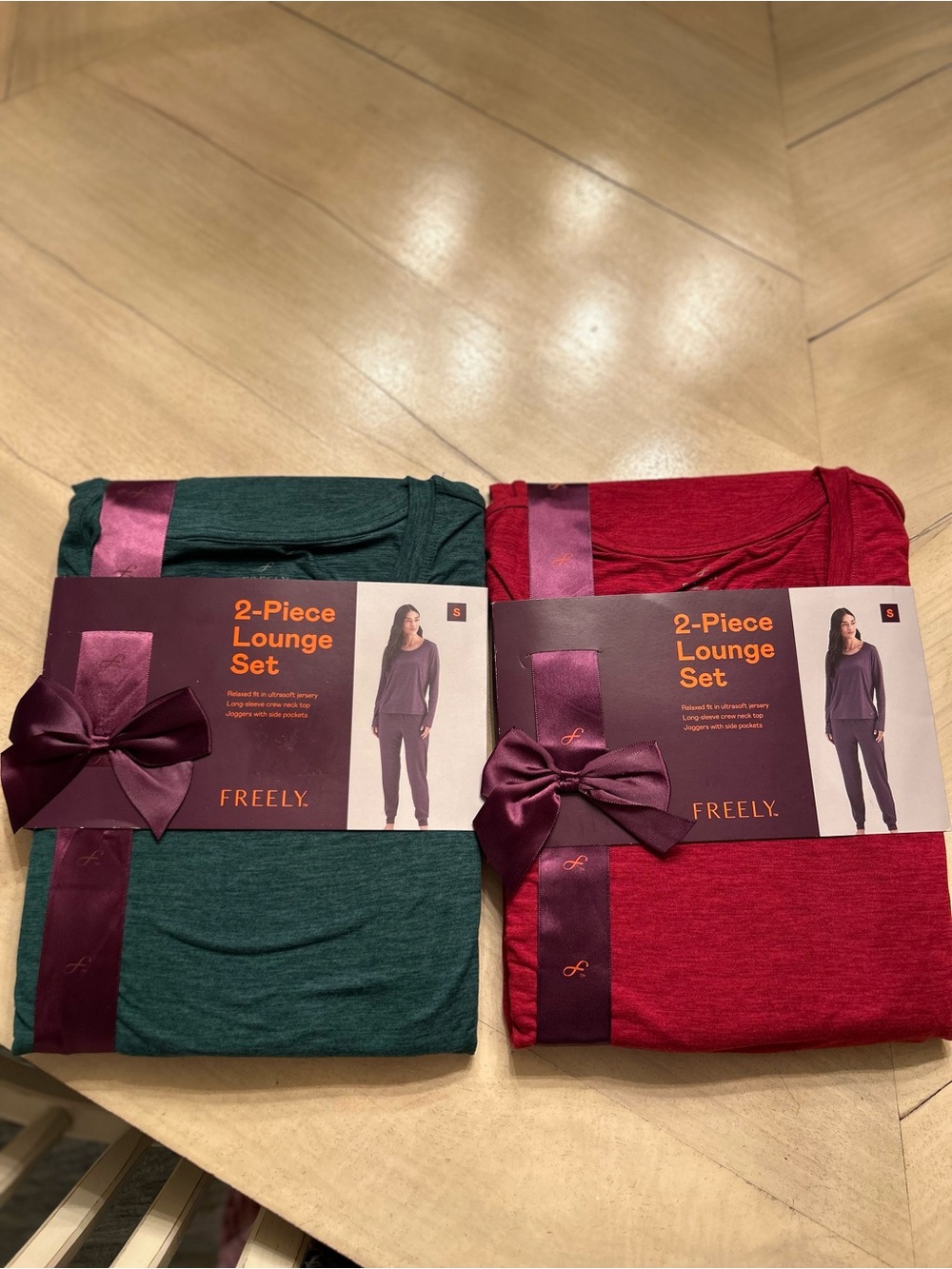 Freely 2 Piece Lounge Set - Red / Green (set of 2) size small